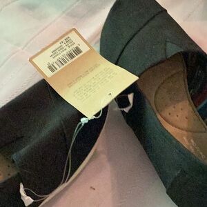 Tom’s Canvas Shoes NWT